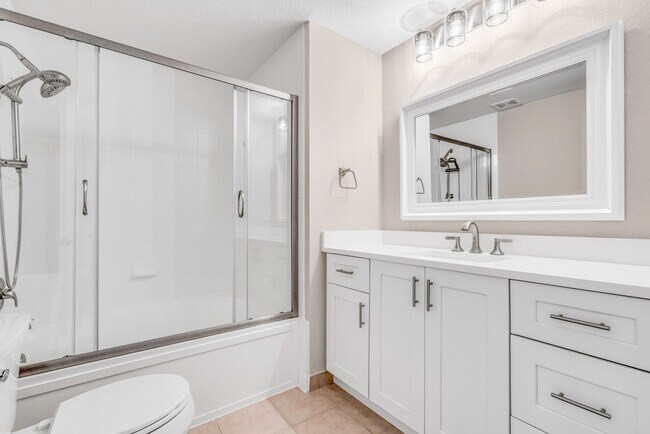 Building Photo - 2802 Sarento Pl