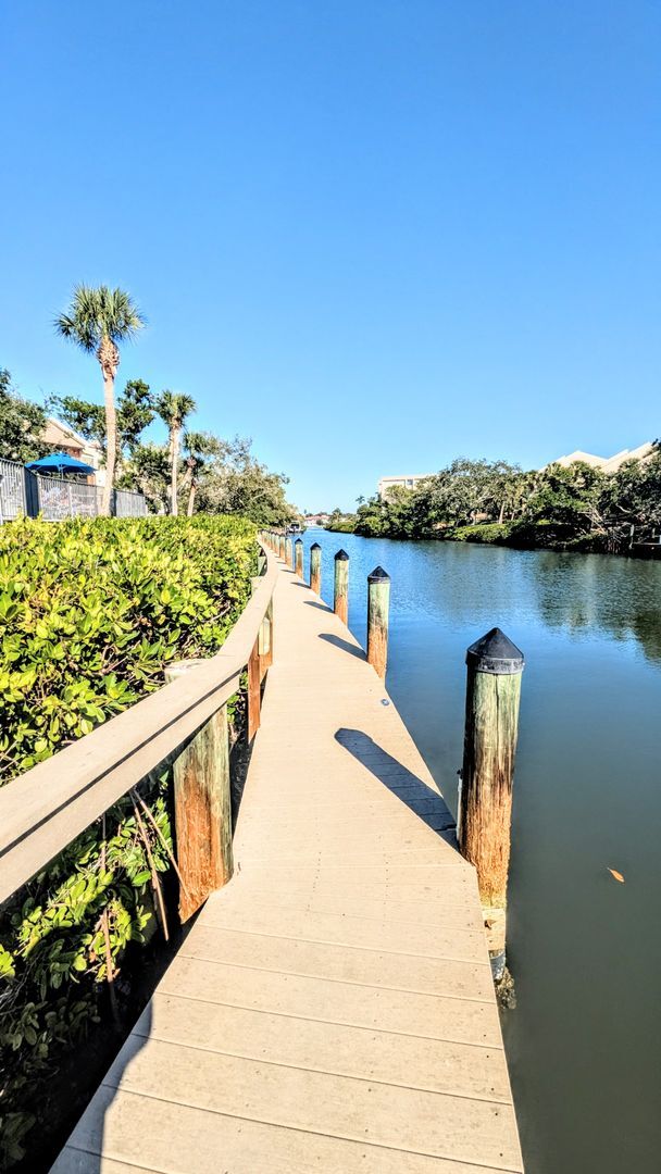 Building Photo - 2 BED 1 BATH CONDO ON SIESTA KEY **ALL UTILITIES/WIFI INCLUDED**