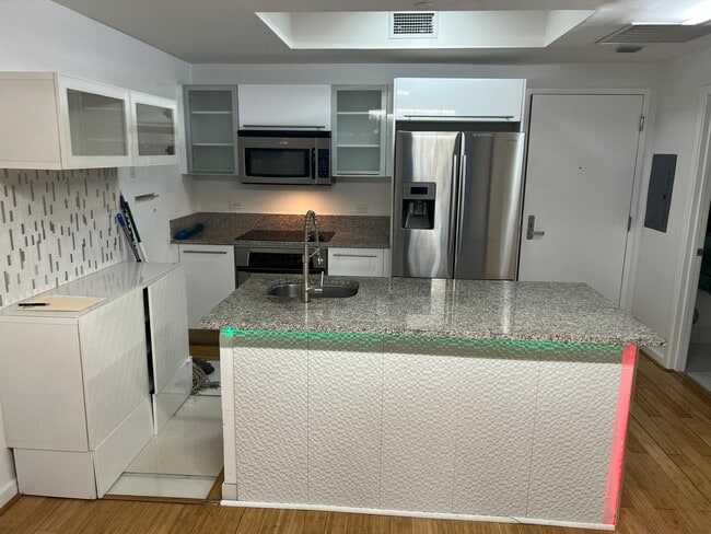 Building Photo - 888 Biscayne Blvd