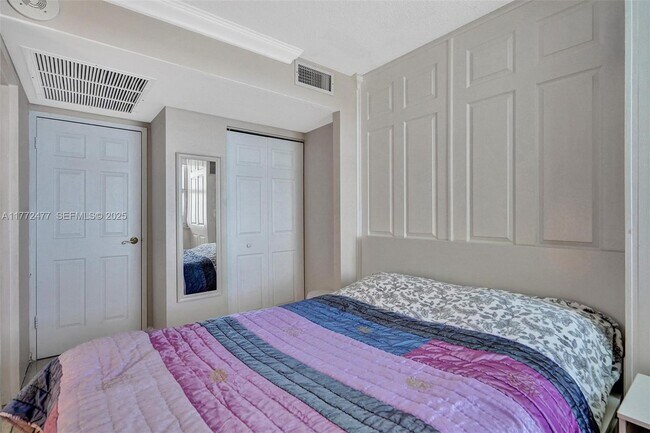 Building Photo - 3180 S Ocean Dr