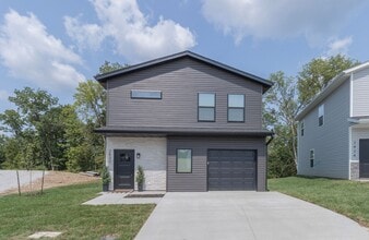 Building Photo - 2700 Emery Dr