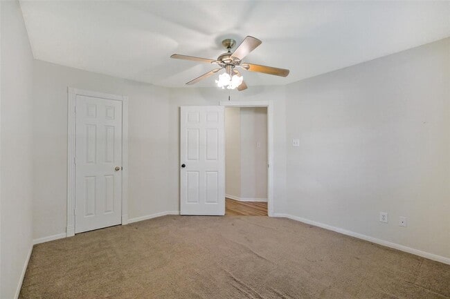 Building Photo - 21734 Maple Bluff Dr