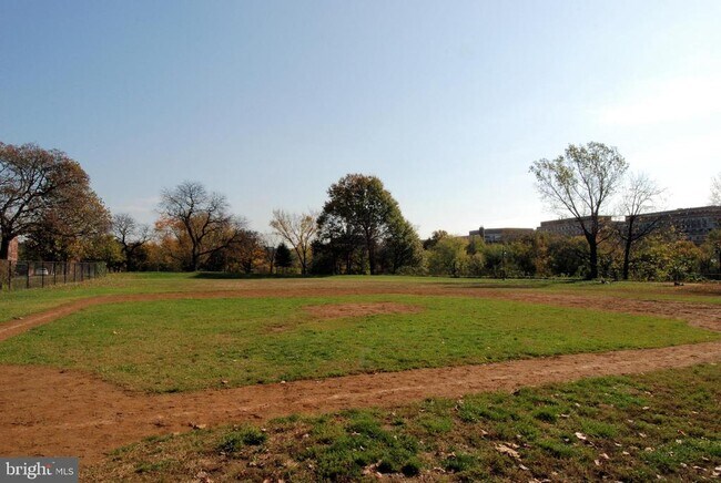 Building Photo - 2500 Q St NW