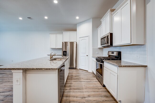 Building Photo - 1225 Antelope Passing Dr