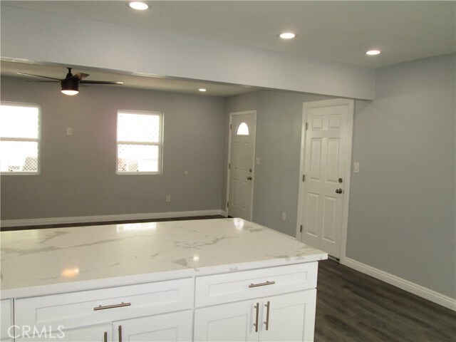 Building Photo - 852 N Davidson Ave