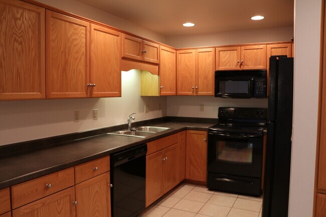 Kitchen - 493 N 9th St