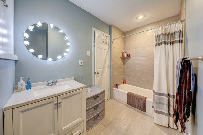 Building Photo - {9534} Updated Nall Hills Home + Two Car Garage + Finished Basement + 3 Full Baths!