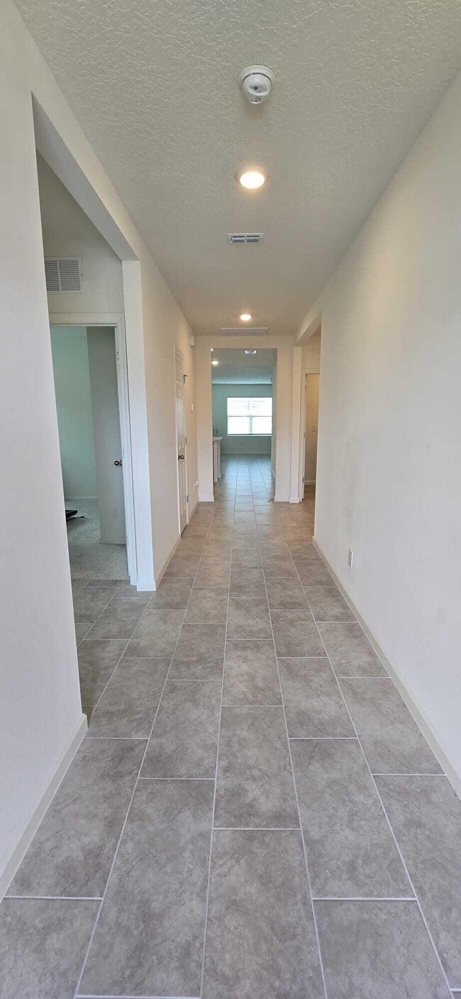 Building Photo - 528 Seafoam Cir