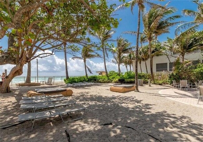 Building Photo - 3000 S Ocean Dr