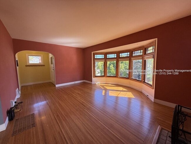 Building Photo - 2951 Madera Ave