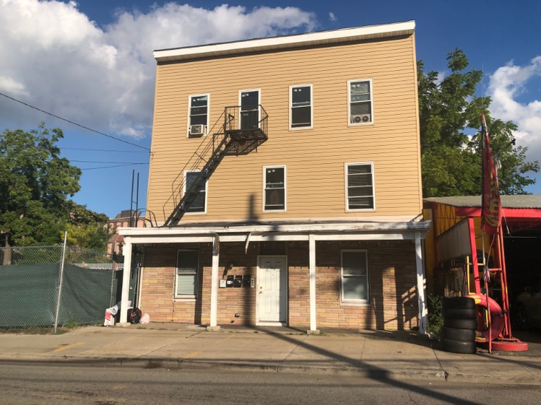 Building Photo - 1052 Garfield Ave
