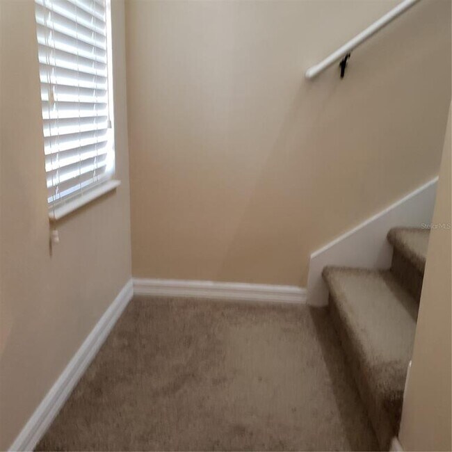 Building Photo - 2020 Leather Fern Dr