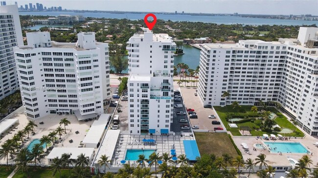 Building Photo - 5001 Collins Ave