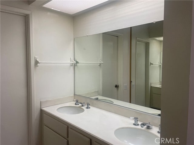 Building Photo - 19003 Canyon Cir Dr