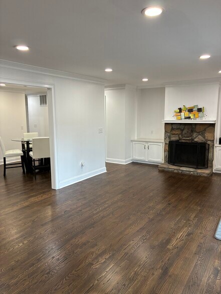 Building Photo - 1744 Woodcliff Pl NE