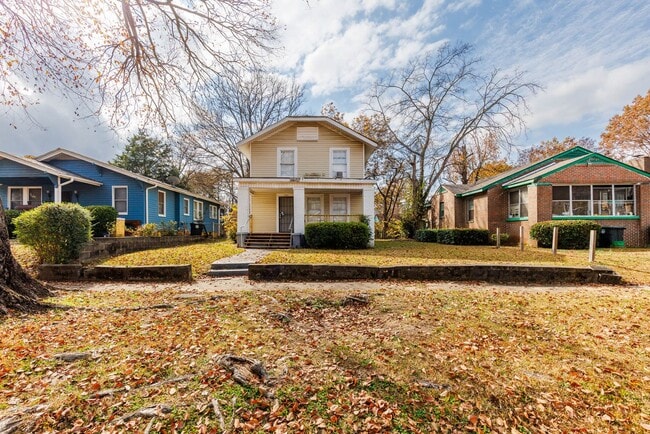 Building Photo - 4 Bedroom in West End