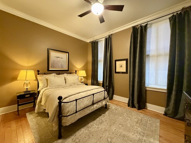 Building Photo - 210 N Front St