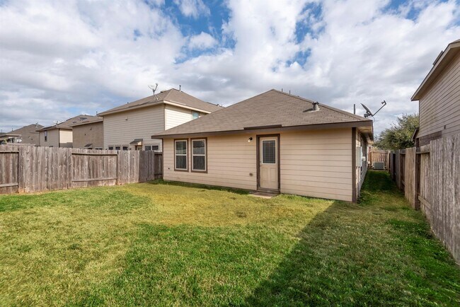 Building Photo - 17131 Falcons Nest Landing Dr