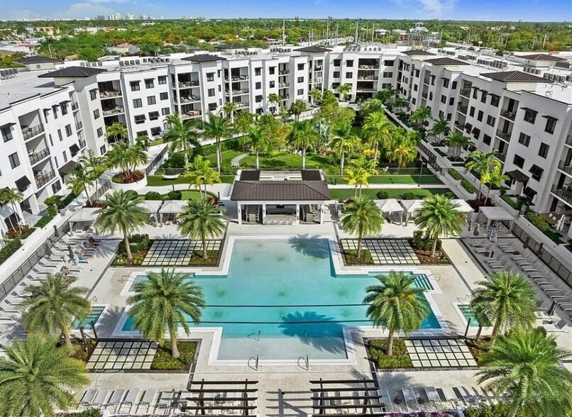 Resort living in the heart of downtown Naples - 1111 Central Ave