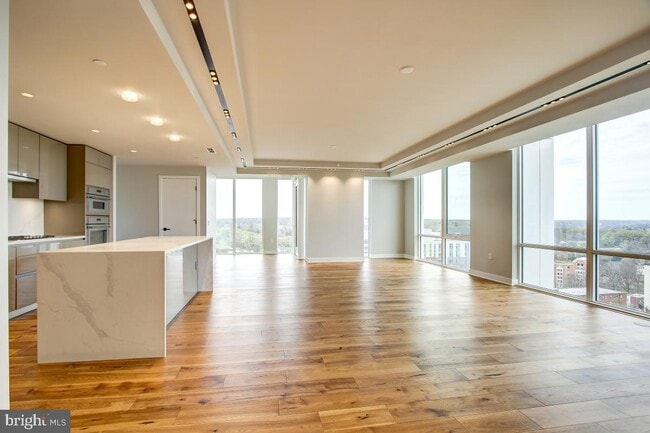 Building Photo - 1781 N Pierce St