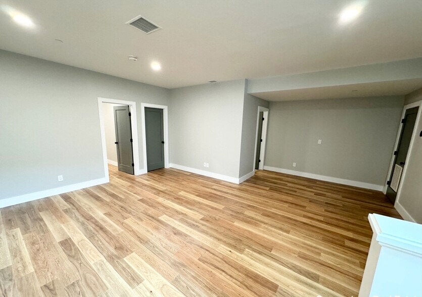 #2 - 16 Baker Ct
