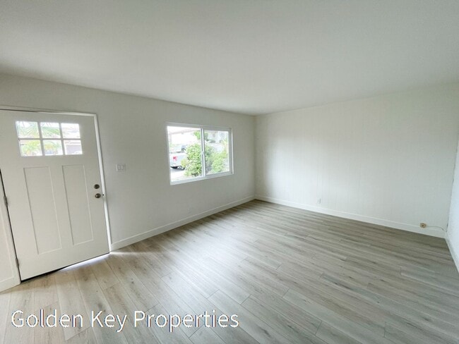 Building Photo - Beautifully remodeled property located in Costa Serena!