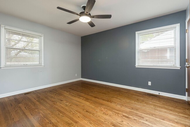 Building Photo - 3025 Vogue Ave