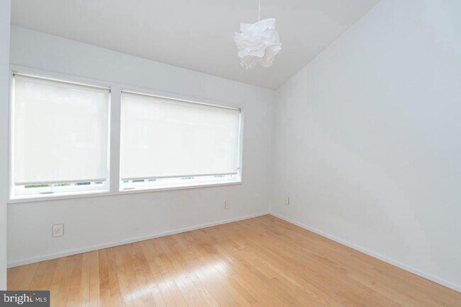 Building Photo - 1735 Naudain St