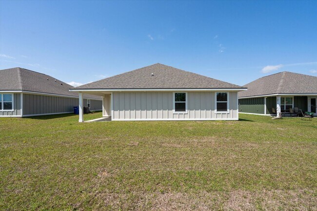Building Photo - 4 Bedroom Beauty in Foley