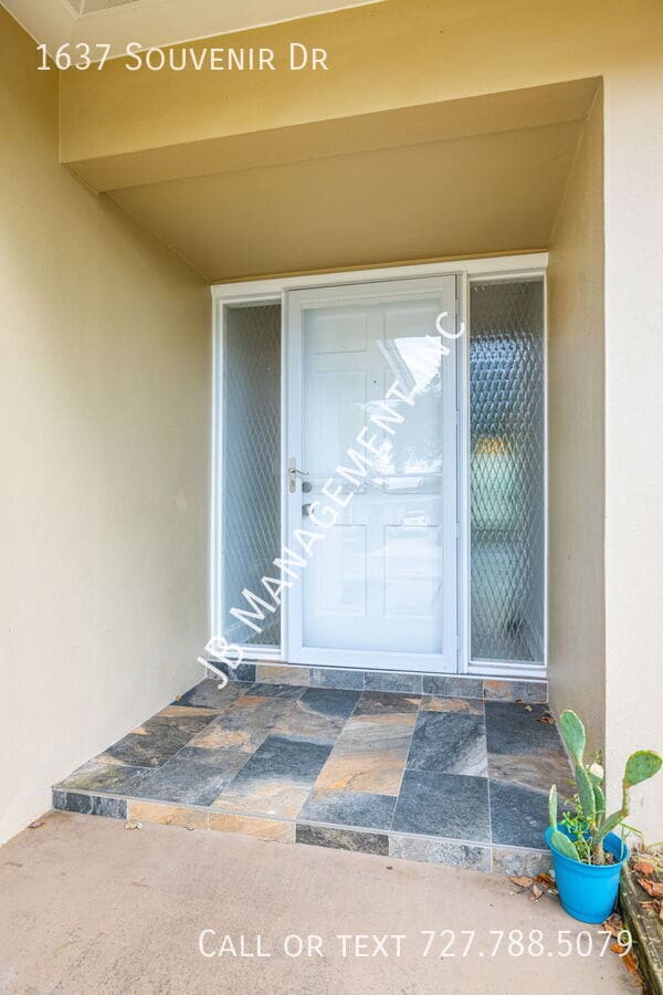 Building Photo - 1637 Souvenir Dr