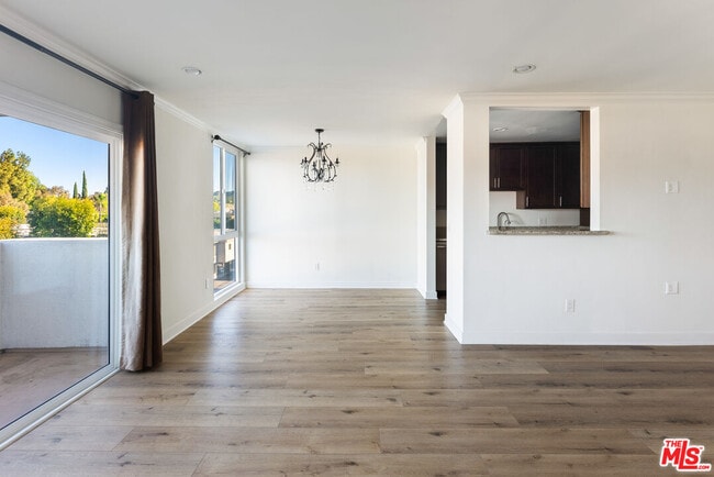 Building Photo - 5454 Zelzah Ave