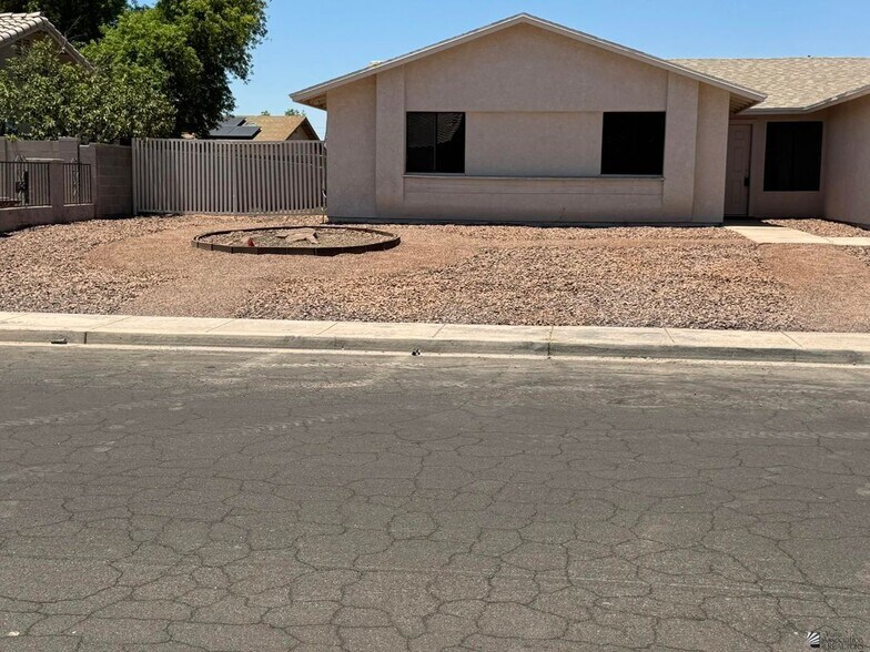 Primary Photo - 1276 S Pagent Ave