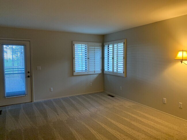 Building Photo - 1172 Eagles Nest