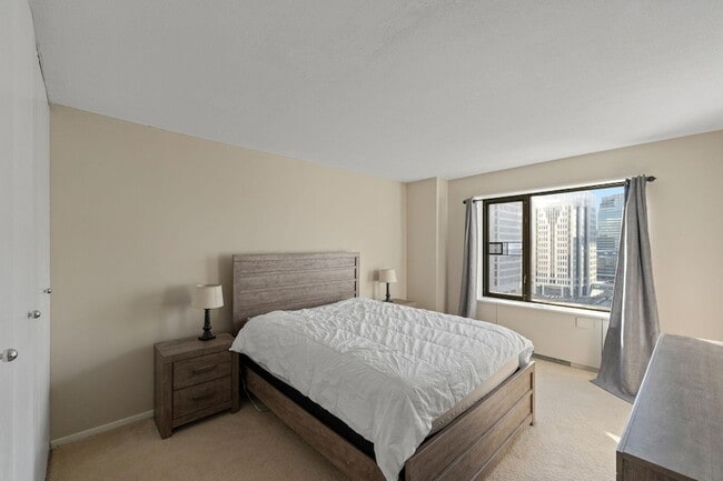 Building Photo - 19 S 1st St