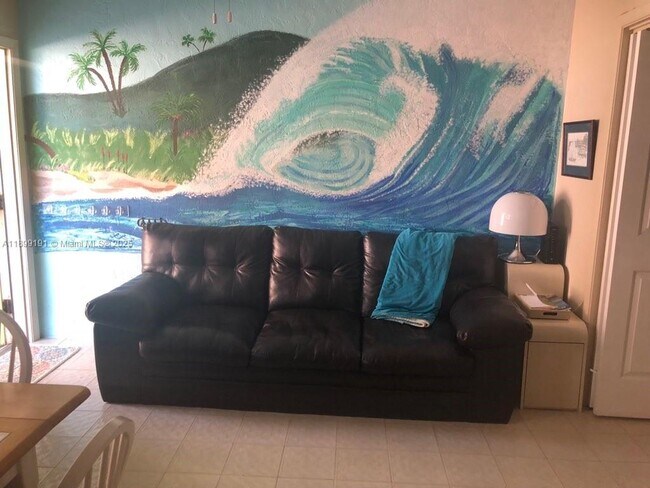 Building Photo - 1500 S Surf Rd