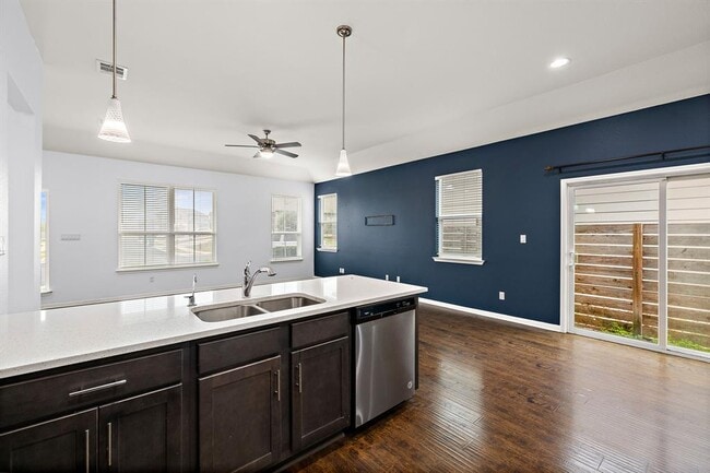 Building Photo - 706 Coconut Grove St