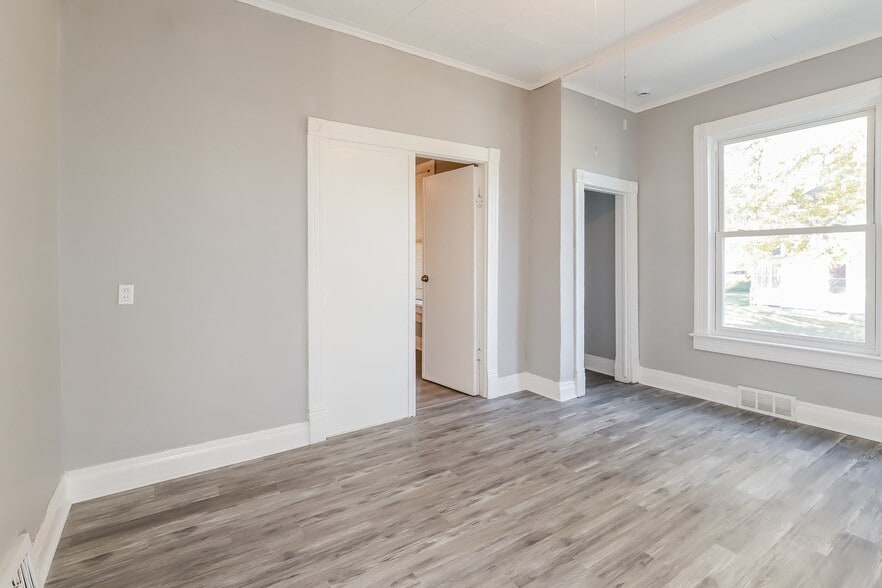 Building Photo - 4503 S 21st St