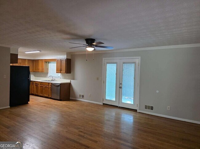 Building Photo - 1695 Underwood Dr SE