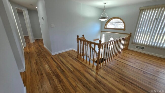 Building Photo - 4 Willow St