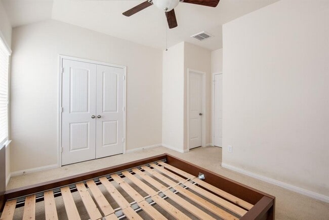 Building Photo - 24922 Clover Ranch Dr