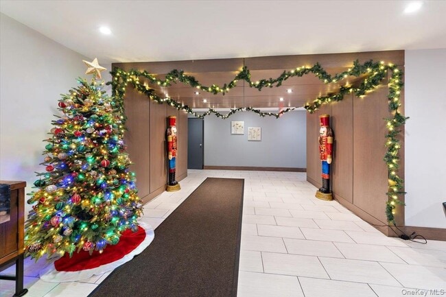 Building Photo - 505 Central Ave