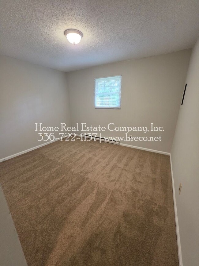 Building Photo - 4263 Mineral Ave