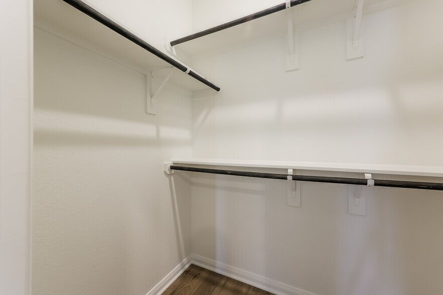 Building Photo - 15554 Caramel Spgs Dr