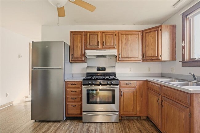 Building Photo - 46 Simmons Rd