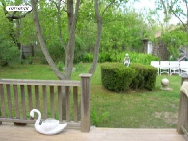 Building Photo - 101 Pantigo Rd