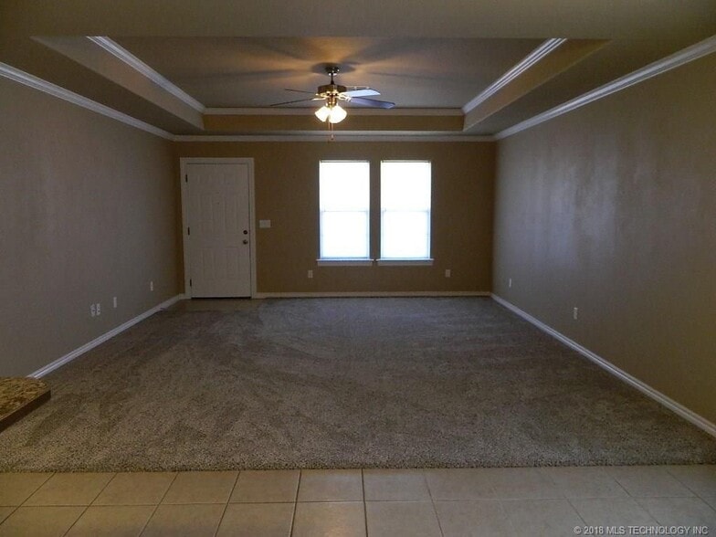 large living room - 610 Rolling Hills Dr