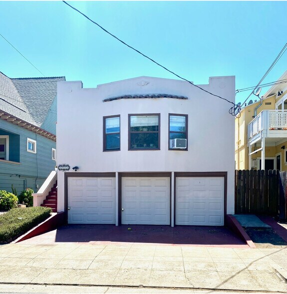 Building Photo - 5715 Genoa St