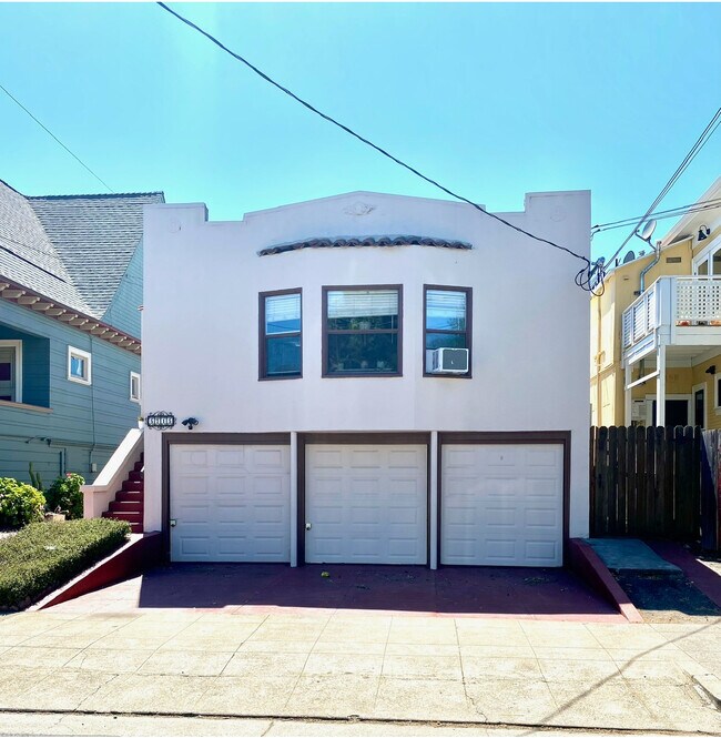 Building Photo - 5715 Genoa St