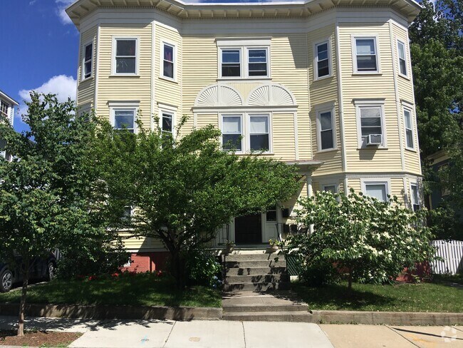 Building Photo - 31 Thurston St