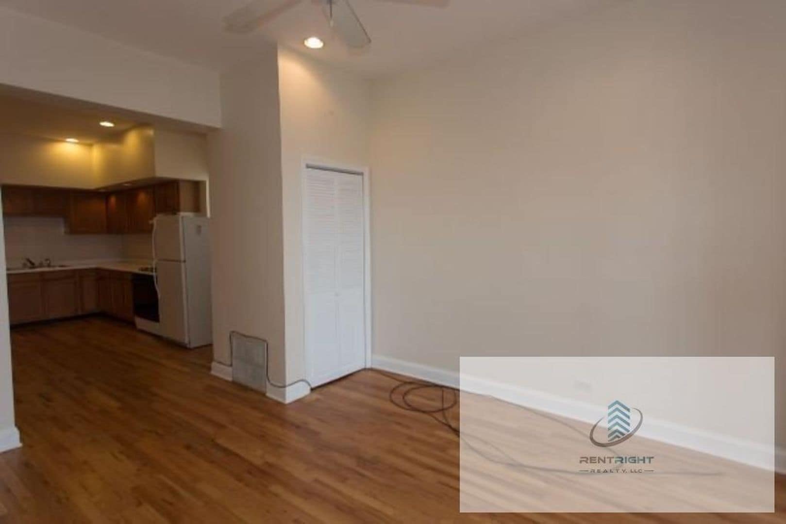 Building Photo - 1411 W Erie St